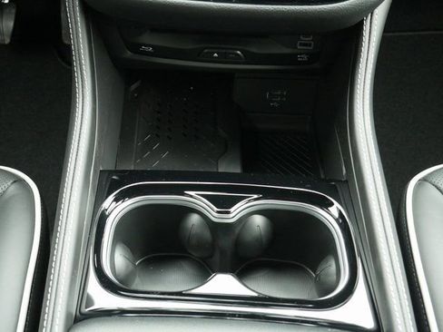 New 2026 Chrysler Pacifica Limited image 24