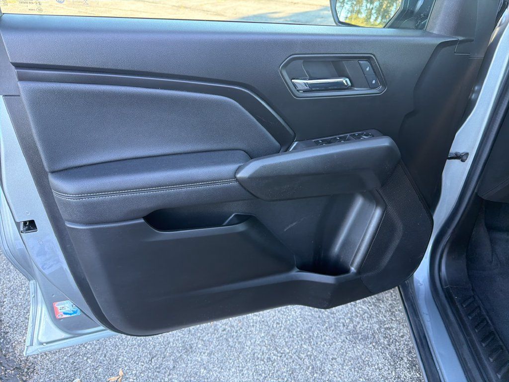 Used 2023 Chevrolet Colorado LT w/ LT Convenience Package RWD image 11