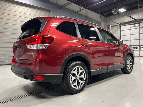 Used 2023 Subaru Forester Premium AWD/4WD image 9