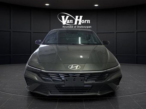 New 2025 Hyundai Elantra Sport image 9