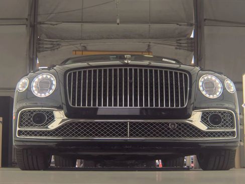 Used 2020 Bentley Flying Spur W12 image 11