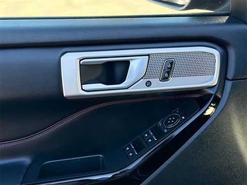 Used 2023 Ford Explorer ST-Line w/ Class IV Trailer Tow Package image 18