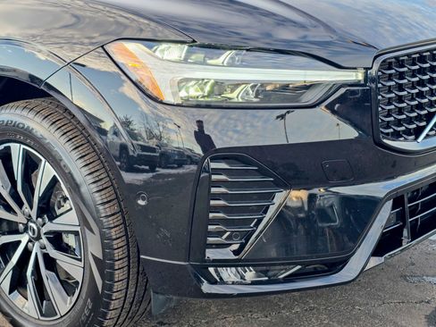 Used 2024 Volvo XC60 B5 Plus image 9