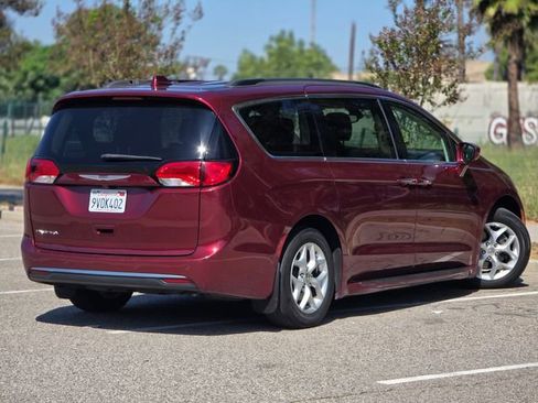 Used 2018 Chrysler Pacifica Touring Plus w/ Tire & Wheel Group image 6