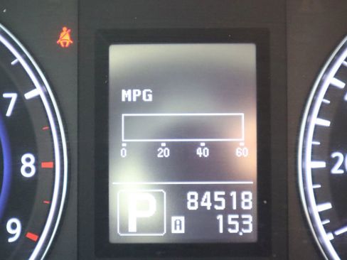 Used 2011 INFINITI G25 Journey w/ Moonroof Pkg image 31