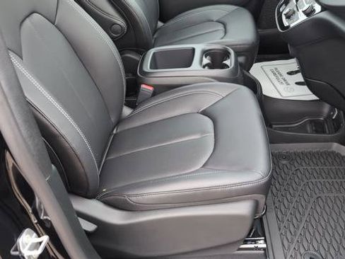 New 2026 Chrysler Voyager LX image 28