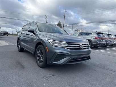 Used 2022 Volkswagen Tiguan SE w/ Panoramic Sunroof Package