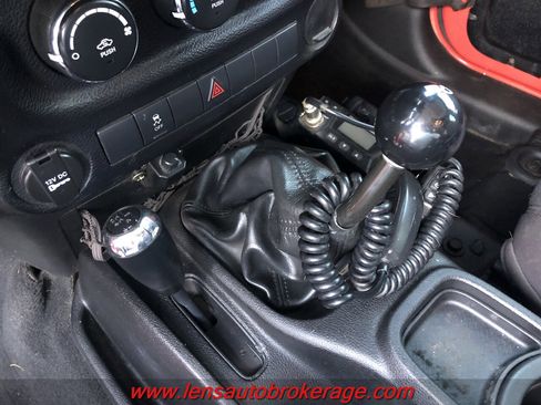 Used 2013 Jeep Wrangler Unlimited Sport w/ Connectivity Group image 18