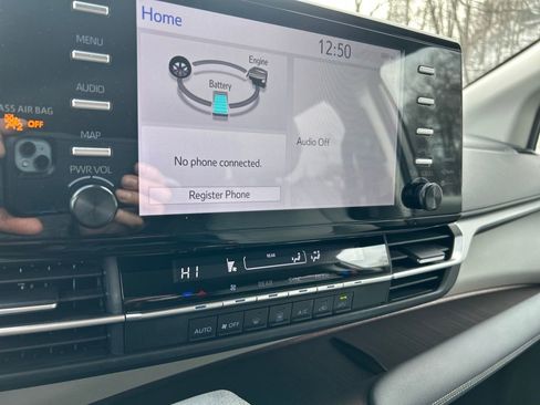 Certified 2022 Toyota Sienna LE image 12