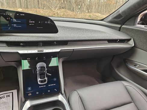 Used 2024 Lucid Air Pure RWD image 19