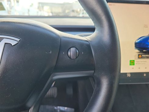 Used 2023 Tesla Model 3 Standard Range image 18