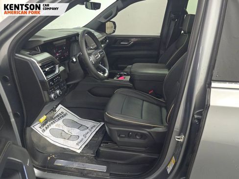 Used 2025 GMC Yukon Elevation w/ Elevation Premium Package AWD/4WD image 6