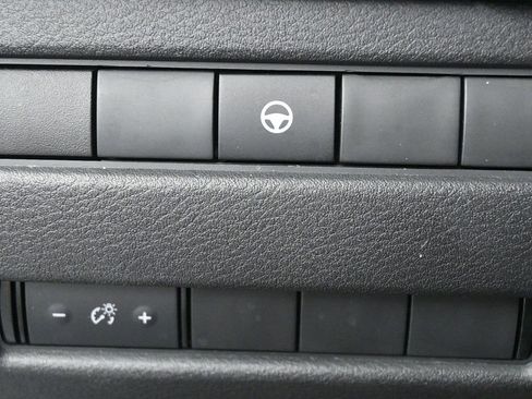 Used 2021 Nissan Rogue SV image 17