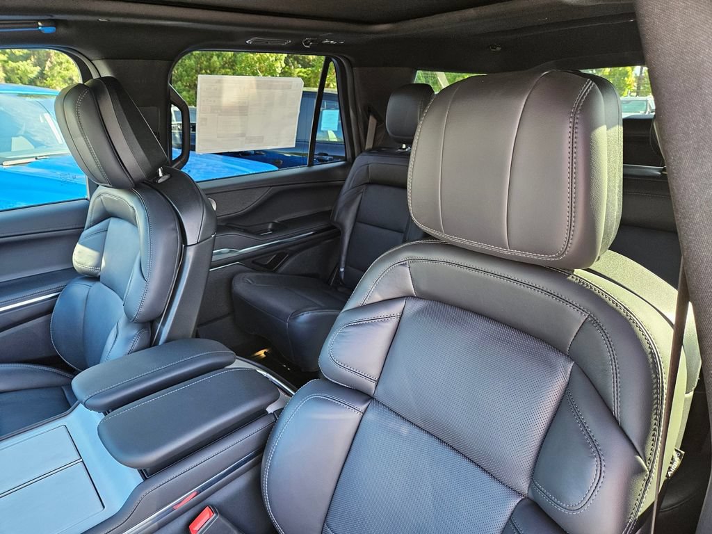 New 2027 Lincoln Navigator Reserve w/ Jet Appearance Package AWD/4WD image 19