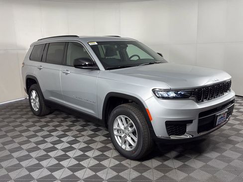 New 2025 Jeep Grand Cherokee L Laredo image 2