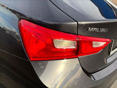 Used 2022 Chevrolet Malibu LS image 28