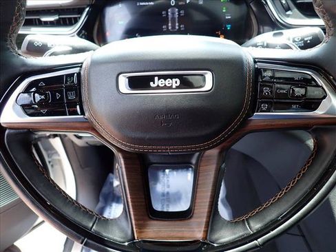 Used 2023 Jeep Grand Cherokee Summit w/ Advanced Protech Group IV AWD/4WD image 19