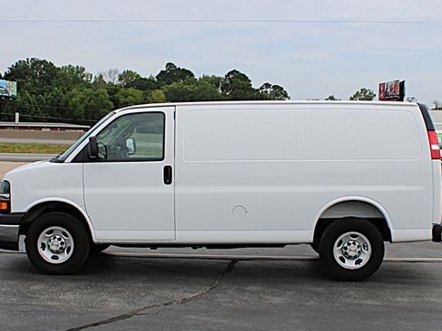 Used 2025 Chevrolet Express 2500 w/ Driver Convenience Package RWD image 6