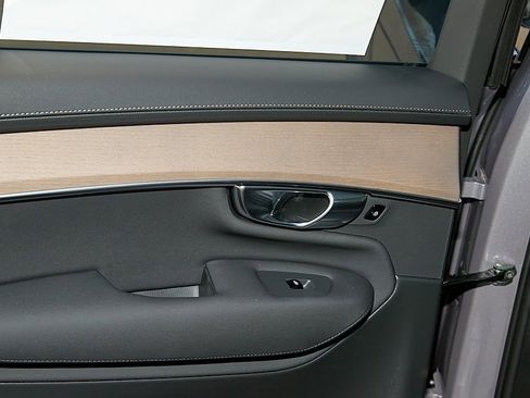 New 2026 Volvo XC90 B6 Plus w/ Protection Package image 18