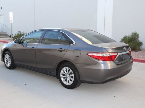 Used 2016 Toyota Camry LE image 7
