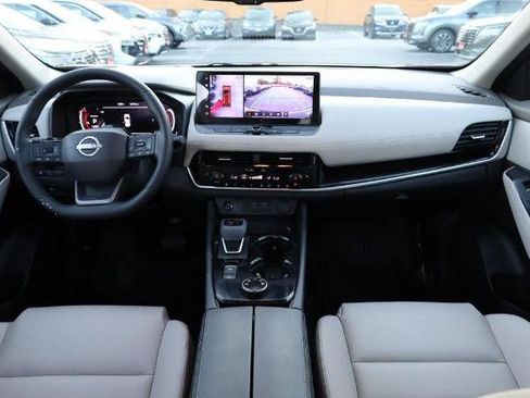 Certified 2025 Nissan Rogue SL w/ Tech Package AWD/4WD image 26