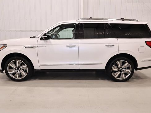 Used 2018 Lincoln Navigator Reserve w/ Technology Package AWD/4WD image 6