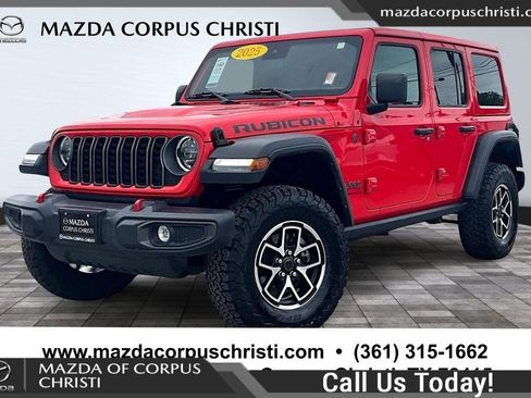 Used 2025 Jeep Wrangler Unlimited Rubicon w/ Convenience Group AWD/4WD image 1
