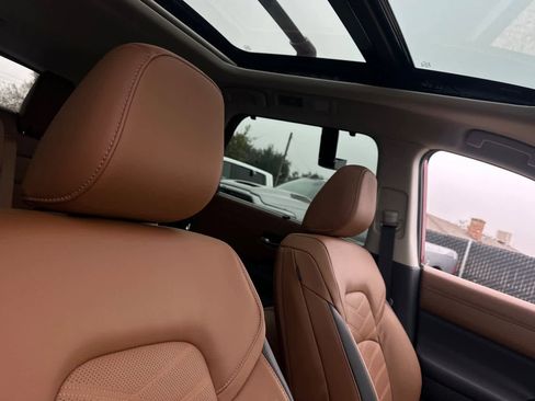 New 2025 Nissan Pathfinder Platinum image 21