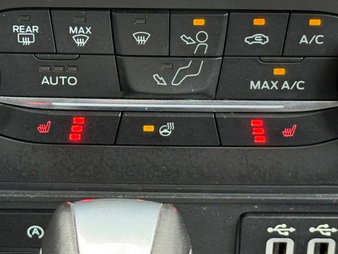 Used 2018 Ford EcoSport SE w/ SE Cold Weather Package AWD/4WD image 3
