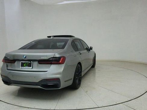 Used 2022 BMW 740i xDrive w/ M Sport Package image 76