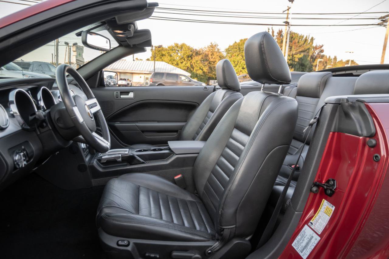 Used 2006 Ford Mustang GT Premium RWD image 21