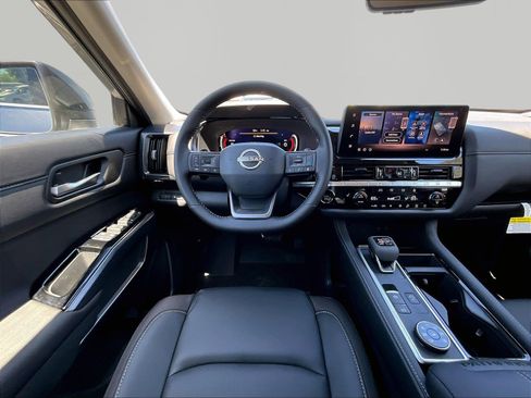 New 2026 Nissan Pathfinder SL AWD/4WD image 9
