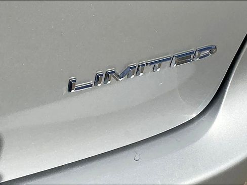 New 2026 Chrysler Pacifica Limited image 15