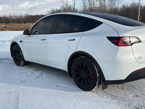 Used 2021 Tesla Model Y Long Range image 10