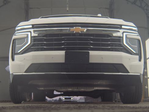 Used 2025 Chevrolet Tahoe LT image 3