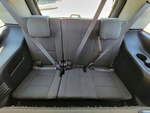 Used 2016 GMC Yukon SLE w/ Convenience Package image 16