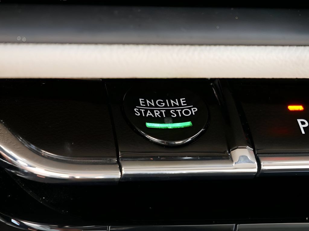 Used 2025 Lincoln Corsair Reserve FWD image 23