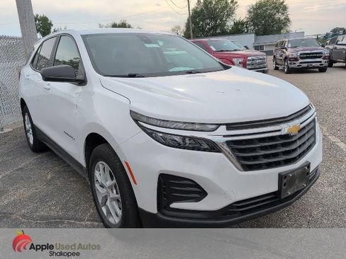 Used 2024 Chevrolet Equinox LS w/ LS Convenience Package AWD/4WD image 1