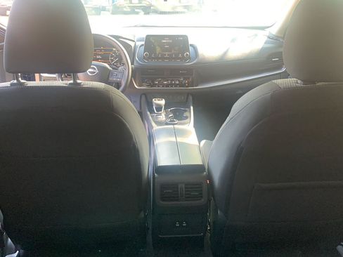 Used 2025 Nissan Rogue SV AWD/4WD image 19