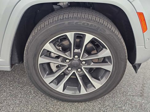 Used 2023 Jeep Grand Cherokee Overland AWD/4WD image 9
