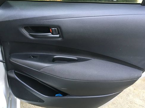 Used 2023 Toyota Corolla LE FWD image 27