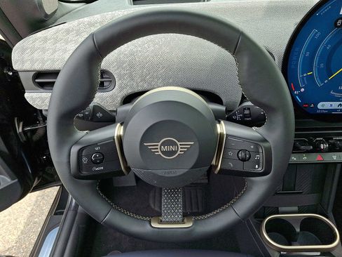 Certified 2025 MINI Cooper S image 20