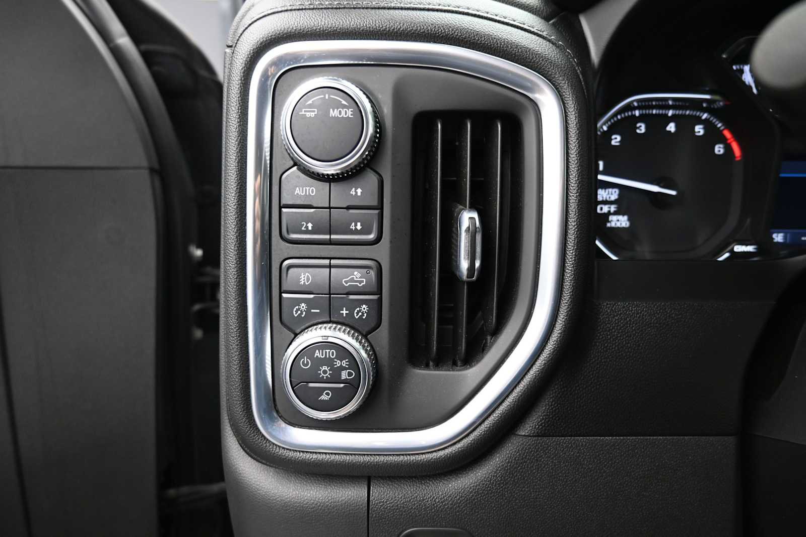 Used 2021 GMC Sierra 1500 SLT w/ SLT Premium Package AWD/4WD image 10