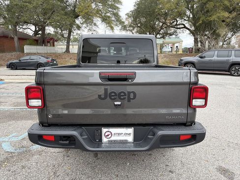 New 2026 Jeep Gladiator Sahara image 6
