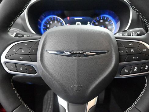 New 2026 Chrysler Pacifica Select image 24