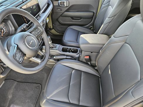 New 2026 Jeep Gladiator Sport AWD/4WD image 16