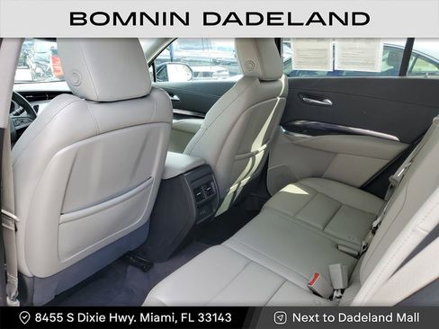 Used 2022 Cadillac XT4 Luxury w/ Driver Awareness Package image 11