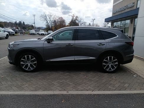 Used 2024 Acura MDX SH-AWD w/ Technology Package image 3