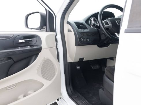 Used 2016 Dodge Grand Caravan SE w/ Quick Order Package 29E SE FWD image 24