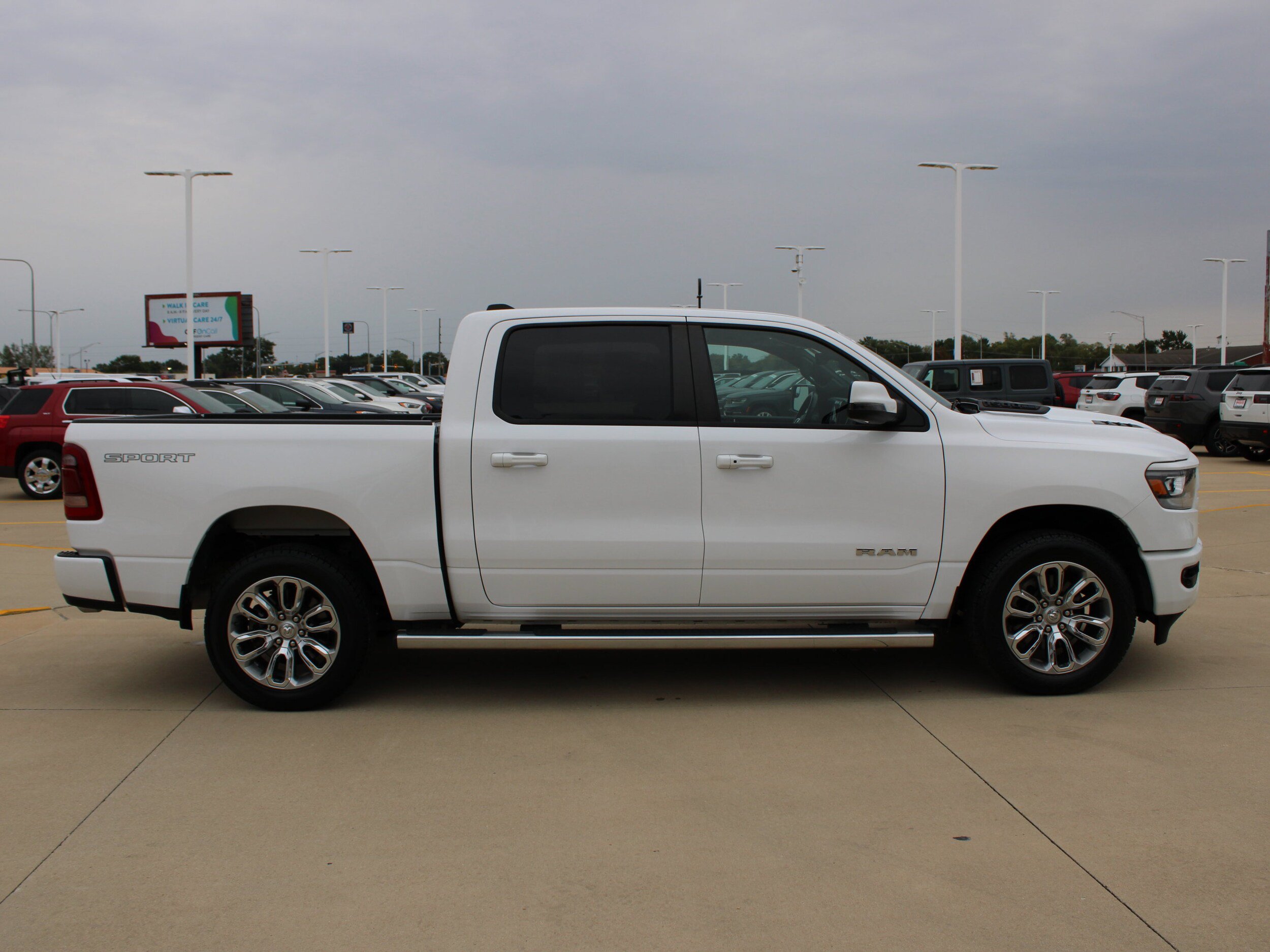 Used 2023 RAM 1500 Laramie AWD/4WD image 9